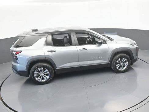 Used 2025 Chevrolet Equinox LT FWD image 46