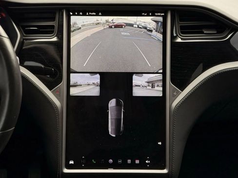 Used 2018 Tesla Model X 75D image 19