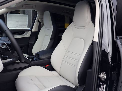 New 2026 Porsche Cayenne image 5