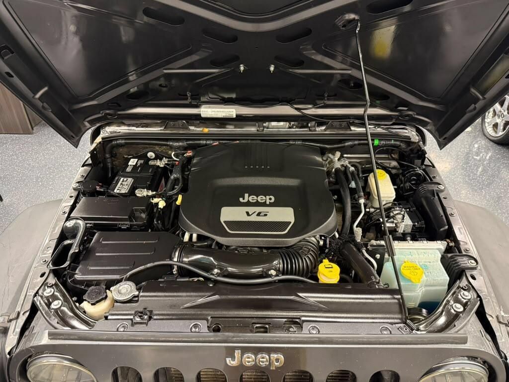 Used 2017 Jeep Wrangler Unlimited Sport AWD/4WD image 14