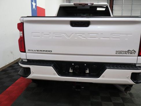 Used 2020 Chevrolet Silverado 2500 High Country w/ Technology Package AWD/4WD image 28