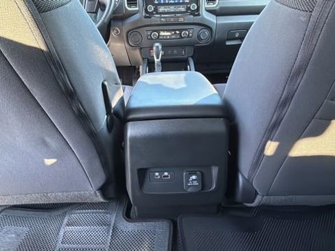 Used 2024 Nissan Frontier SV w/ SV Convenience Package image 20