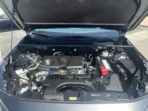 Used 2021 Toyota RAV4 XLE Premium w/ Carpet Mat Package (TMS) image 30