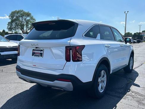 New 2025 Kia Sorento LX image 3
