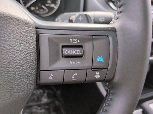 Certified 2026 Nissan Rogue SV FWD image 24