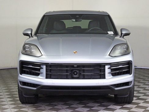 Certified 2025 Porsche Cayenne AWD/4WD image 10