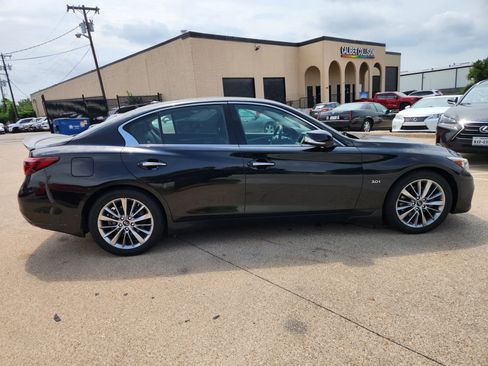 Used 2018 INFINITI Q50 Luxe w/ Essential Package (3.0T Luxe) RWD image 6