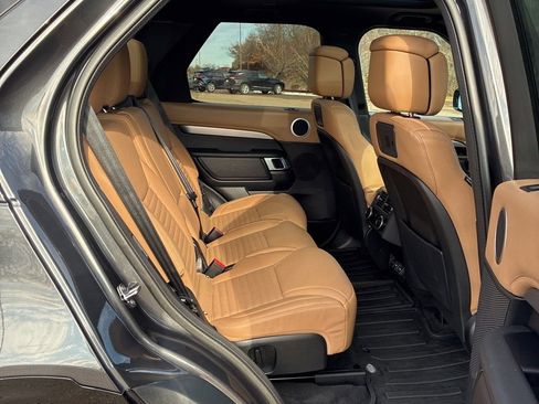 Used 2023 Land Rover Discovery HSE R-Dynamic image 8