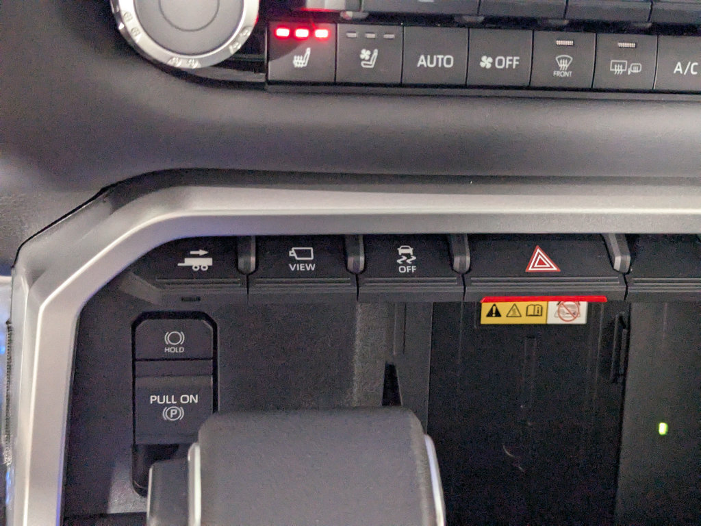 Used 2024 Toyota Sequoia Platinum AWD/4WD image 37