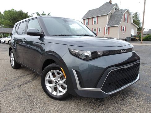 Used 2023 Kia Soul LX w/ LX Technology Package FWD image 7