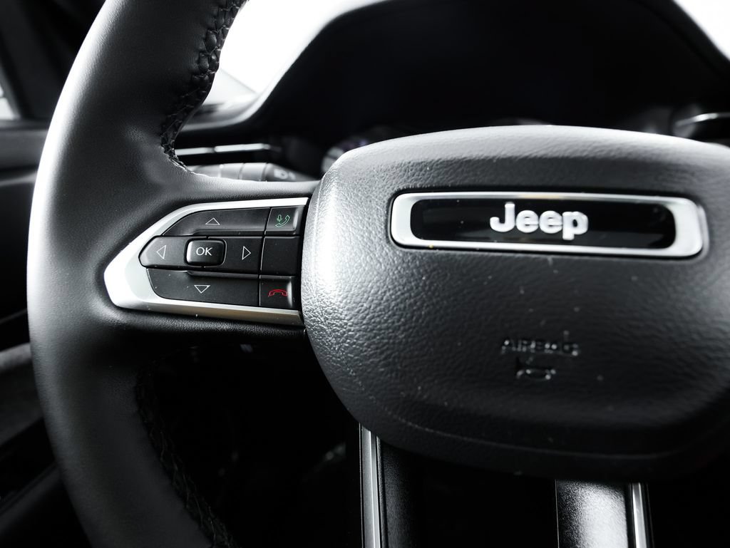 Used 2023 Jeep Compass Latitude w/ Sun and Sound Group AWD/4WD image 34