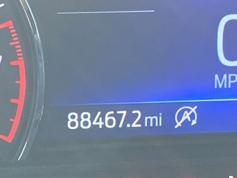 Used 2020 Ford Explorer XLT w/ Equipment Group 202A image 23