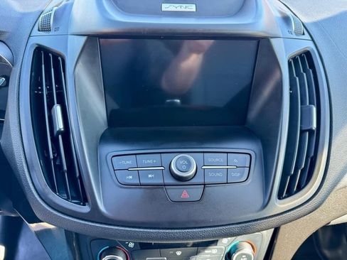 Used 2017 Ford Escape SE w/ Equipment Group 201A AWD/4WD image 18