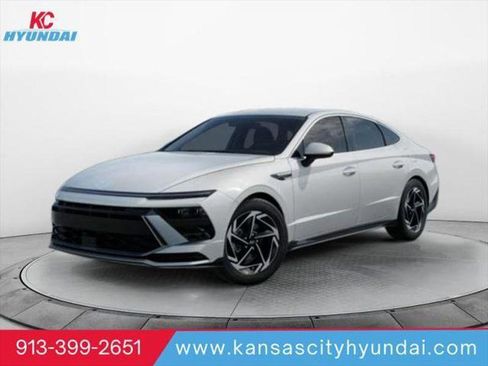New 2026 Hyundai Sonata SEL image 1