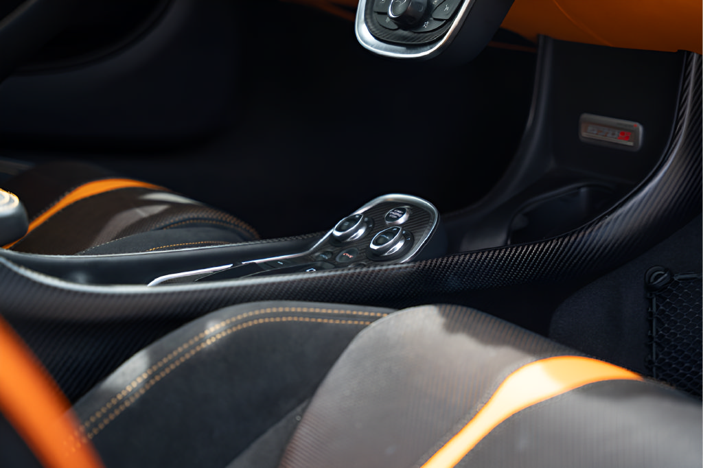 Used 2018 McLaren 570S Spider RWD image 46