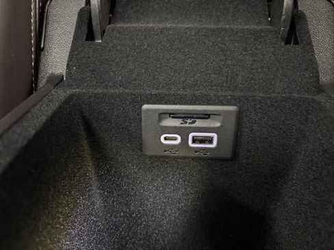 Used 2025 Cadillac XT5 Premium Luxury image 38