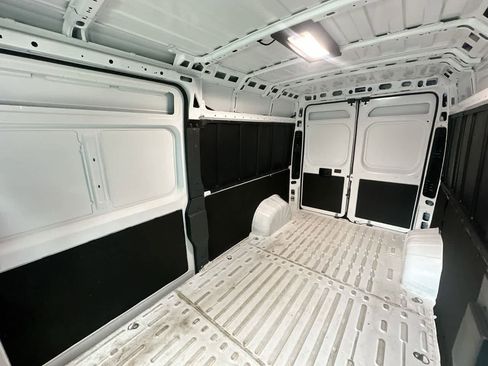 Used 2026 RAM ProMaster 2500 w/ Convenience Group FWD image 22