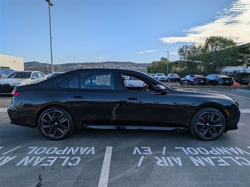 New 2026 BMW 740i 740i image 3