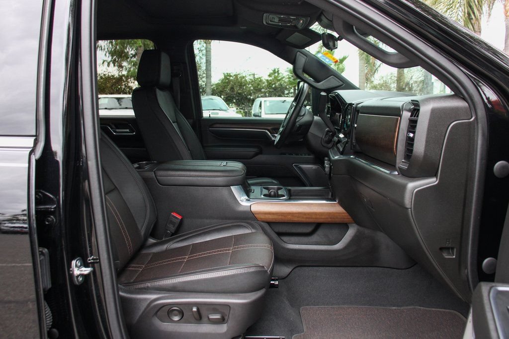 Used 2024 Chevrolet Silverado 2500 High Country w/ Technology Package AWD/4WD image 42