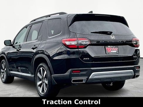 Used 2023 Honda Pilot Elite image 4