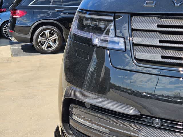 Used 2025 Land Rover Range Rover SE AWD/4WD image 11