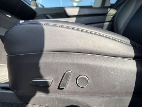 Used 2021 Tesla Model Y Long Range AWD/4WD image 12