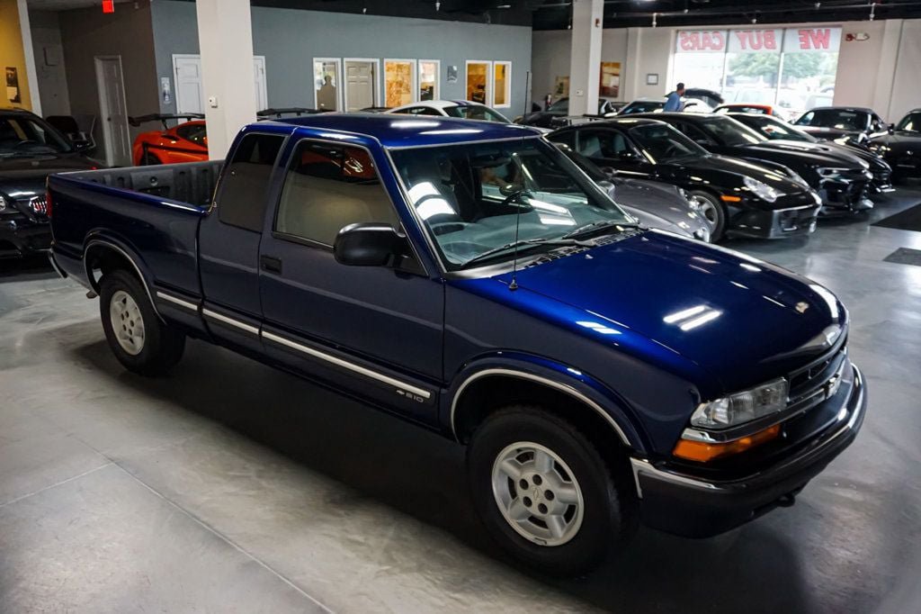 Used 2002 Chevrolet S10 Pickup LS w/ LS Preferred Equipment Group AWD/4WD image 25