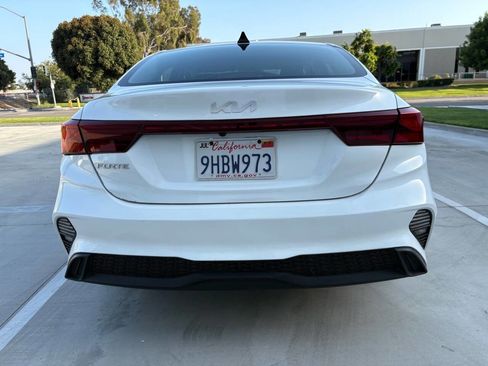 Used 2023 Kia Forte LXS FWD image 5