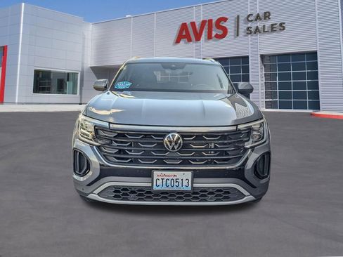 Used 2025 Volkswagen Atlas Cross Sport SE AWD/4WD image 2