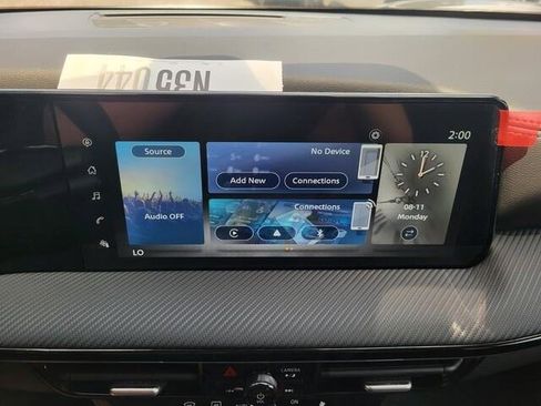 New 2025 Nissan Kicks SR image 12