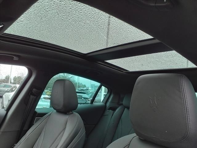 Used 2023 Maserati Grecale Modena AWD/4WD image 15