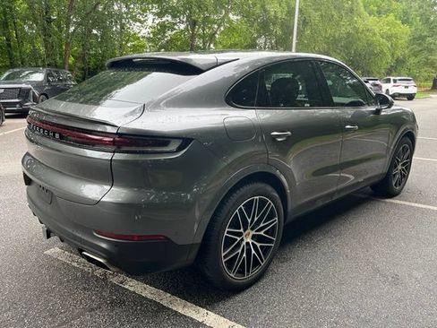 Used 2024 Porsche Cayenne Coupe AWD/4WD image 9