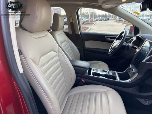 Used 2023 Ford Edge SEL w/ Convenience Package image 9