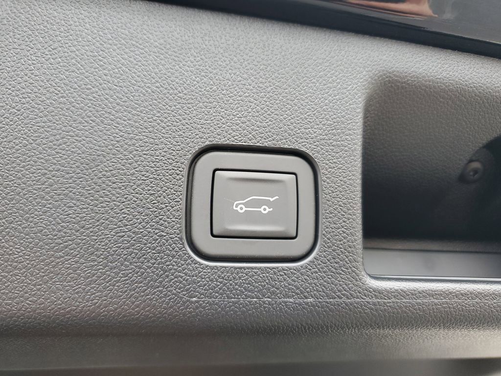 New 2026 Chevrolet Equinox EV LT FWD image 10