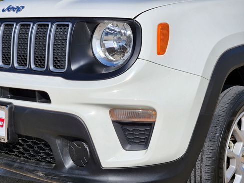 Used 2023 Jeep Renegade Latitude image 10