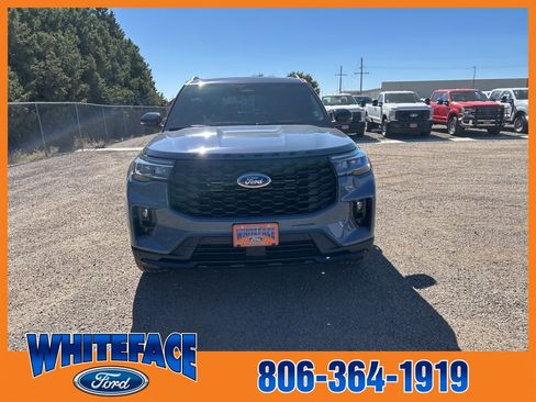 Used 2025 Ford Explorer ST-Line w/ Premium Package image 9