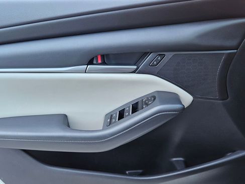 Used 2020 MAZDA MAZDA3 Hatchback image 35