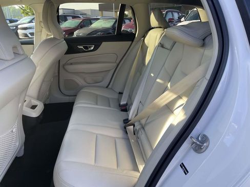 Used 2025 Volvo V60 B5 Cross Country Plus AWD/4WD image 3