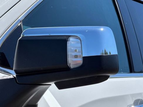 Used 2025 GMC Sierra 1500 SLT AWD/4WD image 54