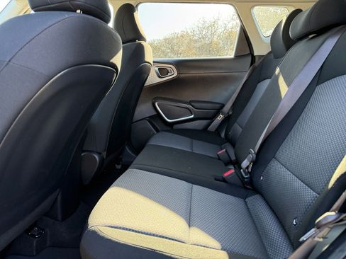 Used 2025 Kia Soul LX w/ LX Technology Package image 27