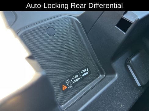 Used 2024 GMC Sierra 1500 AT4 w/ AT4 Preferred Package image 23