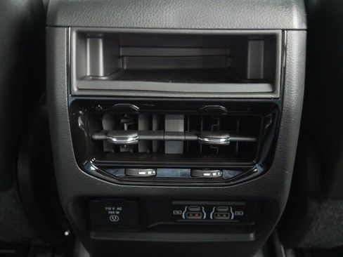 New 2025 Jeep Grand Cherokee Altitude image 20