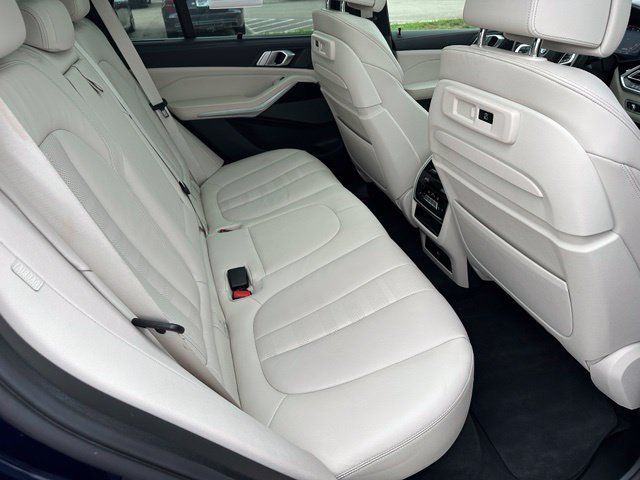 Used 2022 BMW X5 M50i AWD/4WD image 30