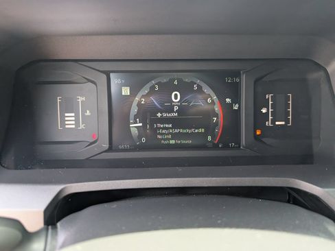 Used 2025 Toyota Tacoma SR5 AWD/4WD image 19