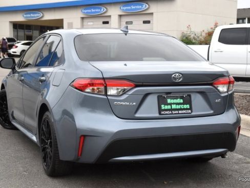 Used 2022 Toyota Corolla LE image 4