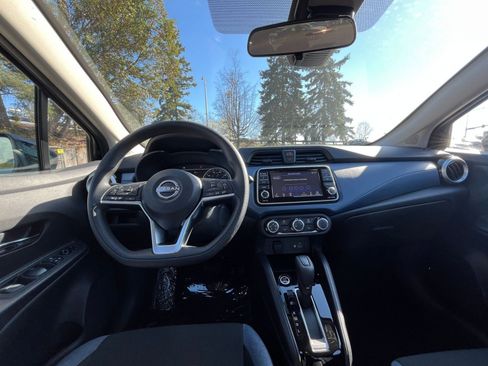 Used 2025 Nissan Versa SV FWD image 33