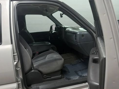 Used 2005 GMC Sierra 1500 SLE w/ Light Duty Power Package RWD image 20
