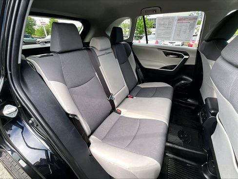 Used 2025 Toyota RAV4 XLE image 25