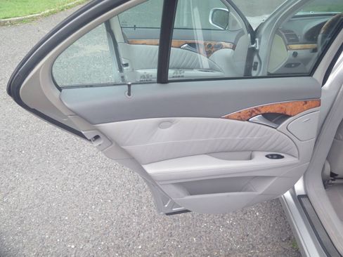 Used 2003 Mercedes-Benz E 320 Sedan image 15