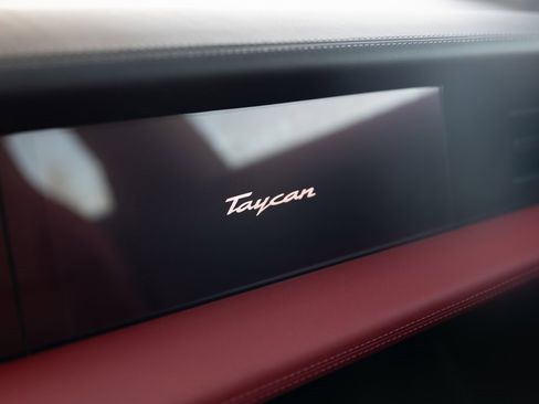 Certified 2024 Porsche Taycan 4S image 19